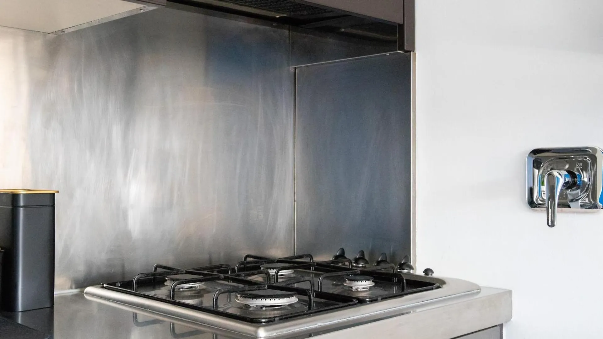 Grazioso Monolocale Via Amba Alagi Apartment Genoa Italy